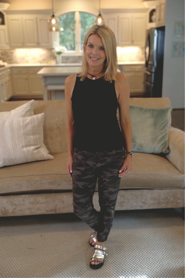 how to style joggers